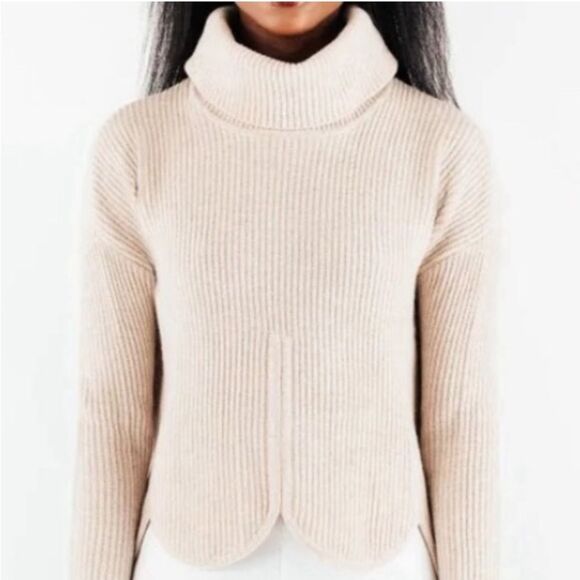 Chloé Kristyn Café Au Lait Anna Scallop Sweater, NWT, Size L - Picture 13 of 15
